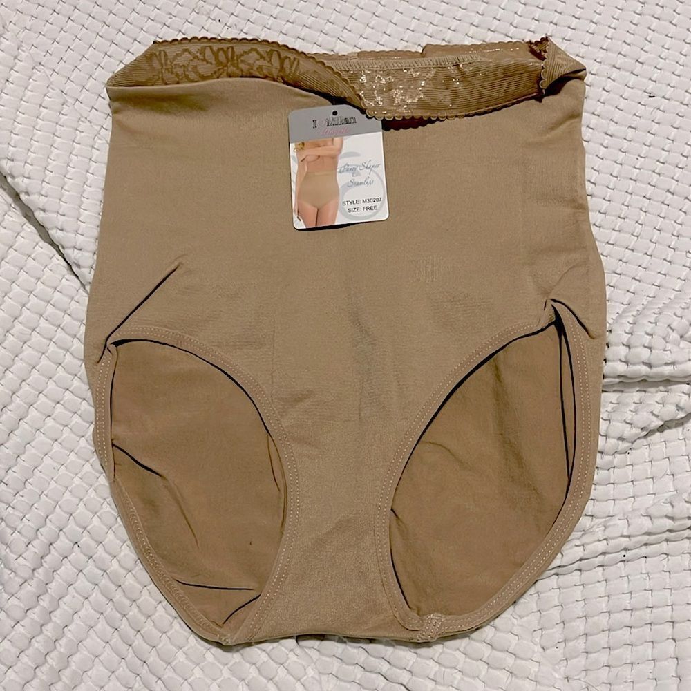 NWT- I <3 Milan - One Size. Panty Shaper